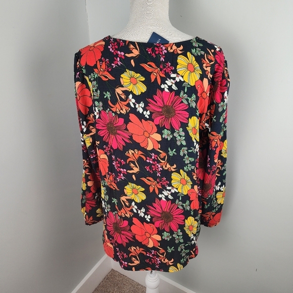 Michelle McDowell Jamie Vintage Petals Floral V Neck NWT Top Size Medium - Picture 4 of 10
